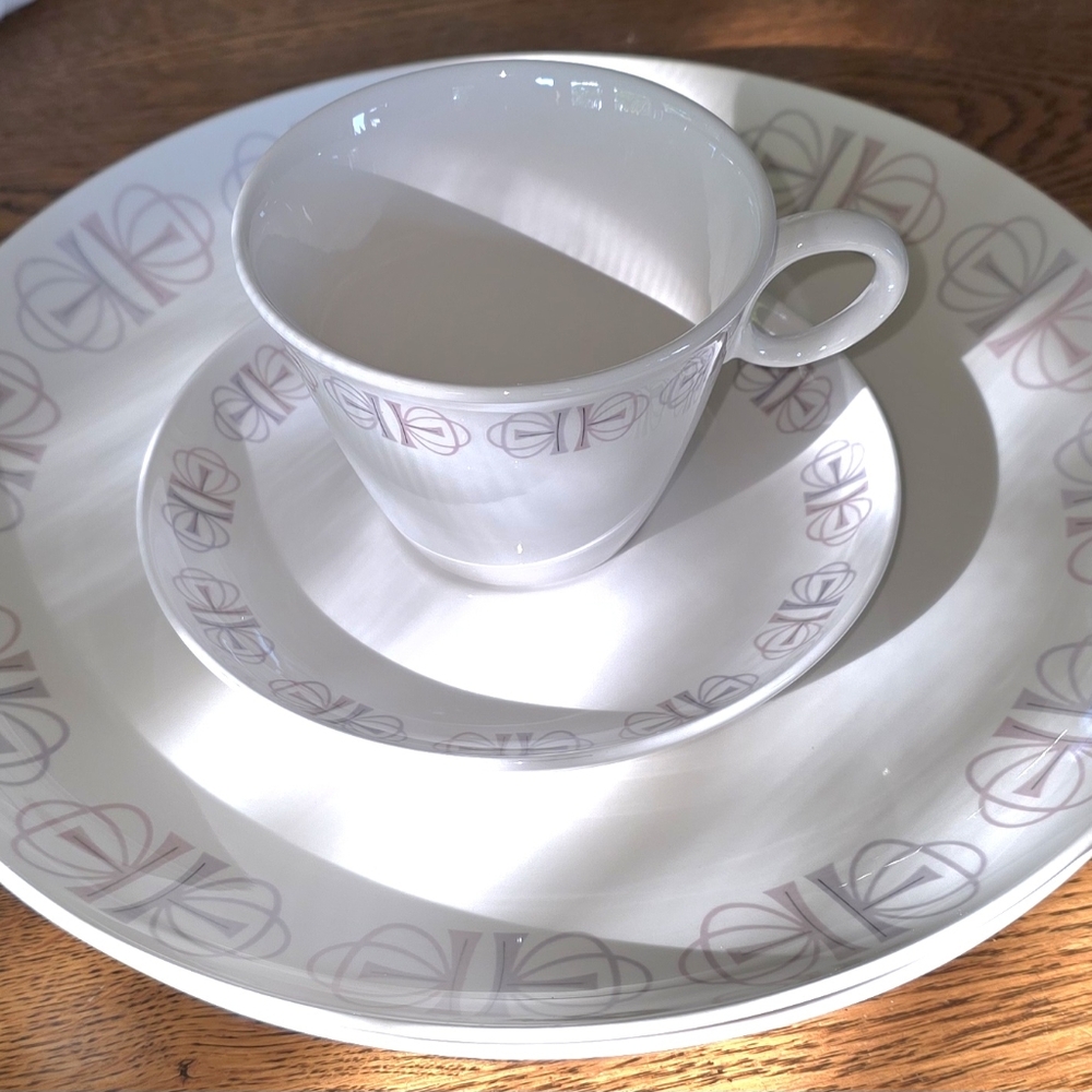 Franciscan Merry-Go-Round Pattern China EUC  (2 Dinner Plates 1 Cup & Saucer)